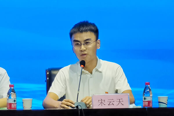 孟莊鎮(zhèn)黨委副書記、鎮(zhèn)長宋云天