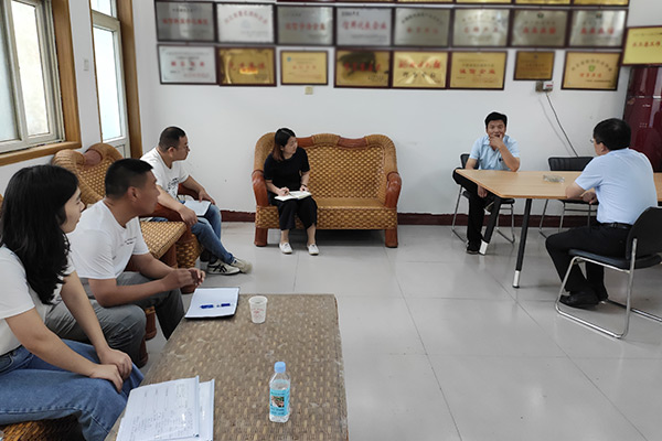 長城萬里行團隊就積極與客戶進行面對面交流 長城萬里行團隊就積極與客戶進行面對面交流