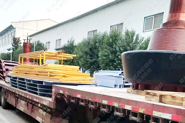 湖北年產(chǎn)60萬(wàn)噸鋼渣線搖臂、磨輥等發(fā)貨